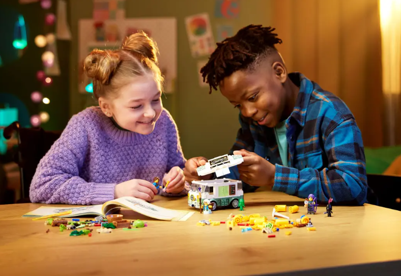 LEGO Dreamzzz Mrs. Castillo's Turtle Van (71456)